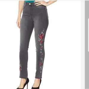 Diane Gilman Gray Pull On Ankle Embroidered Stretch Jean's Sz. 3X NWT